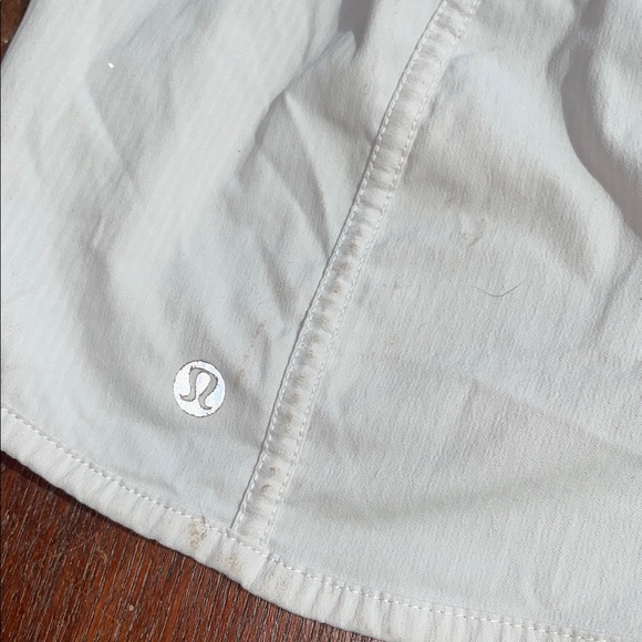 Lululemon light gray shorts - Picture 5 of 6